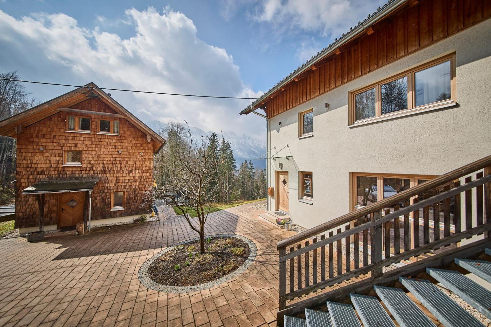 Waldharmonie - Chalet & Apartments Bad Goisern Exteriör bild